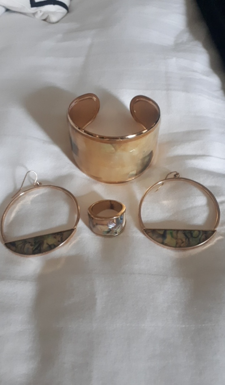 Vintage Gold-Tone Abalone Inlay Bracelet, Hoop Earrings & Ring Set